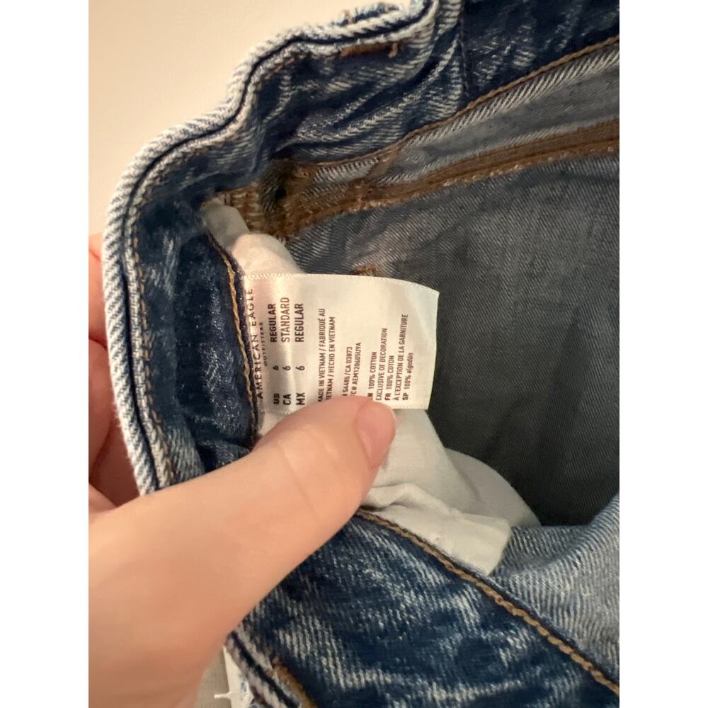 American Eagle Distressed Jeans with Knee Holes – Size 6 - Picture 6 of 6